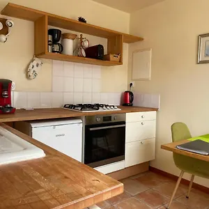 Maisonnette à : La Jaune Hébergement de vacances